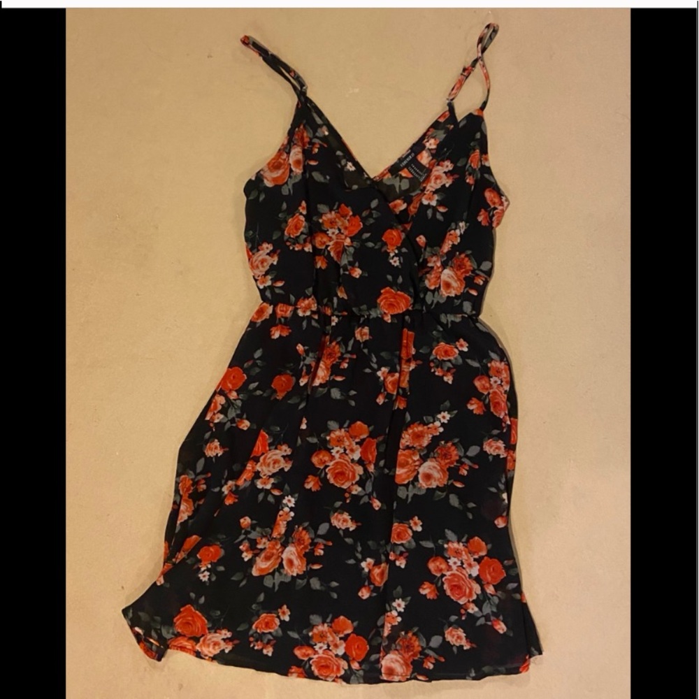 Sundress - Picture 2 of 4
